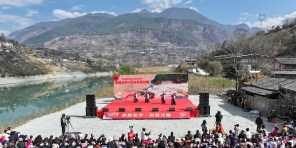 虎跳金沙闹元宵 和美龙蟠展新颜 —— 龙蟠乡 2026 年乡村村晚热闹上演