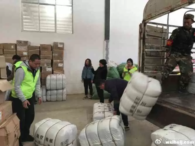 弘化社爱心人士为巨甸灾区捐赠物资