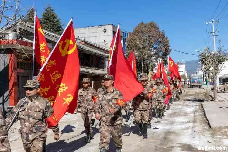 不同年龄段不同军种  69名老兵为灾区重穿迷彩再战斗！