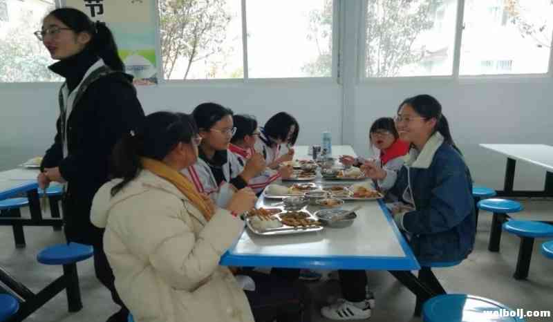 占地500平方米的市一中回族食堂隆重开业