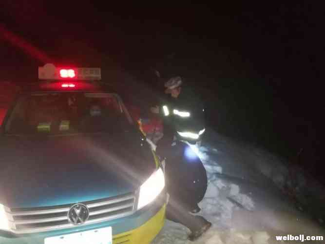 出租车女司机返途迷路险陷荒郊野外，民警两小时紧急救援！