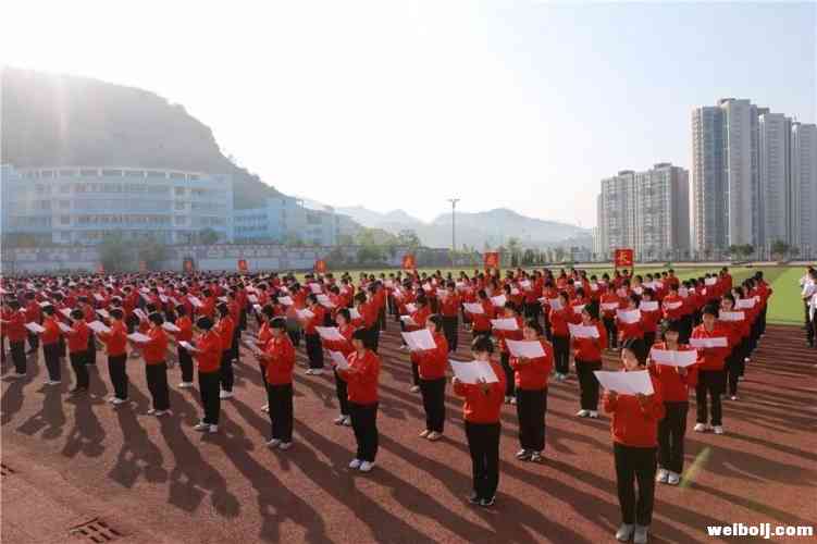 “云岭先锋·党建书屋”落户丽江华坪女子高中