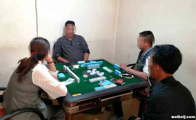 打麻将赌博被反恐特警抓获 宁蒗给予4名参赌人员行政处罚.jpg