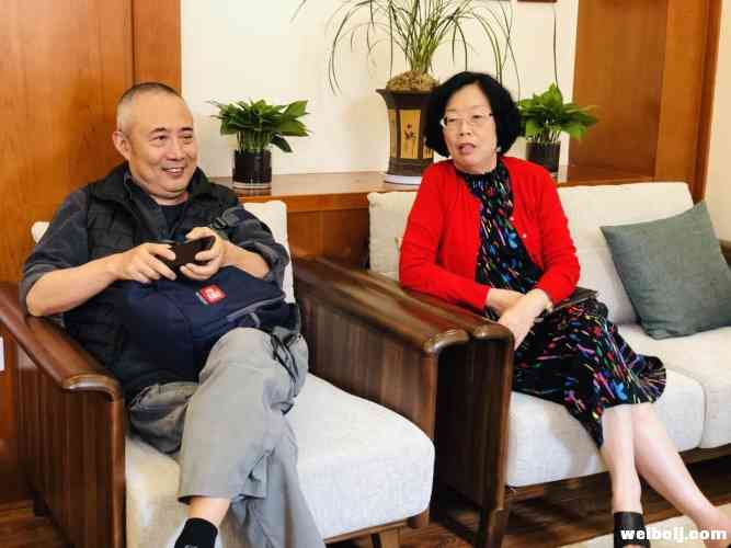 丽江古城首个文学主题院落“十月文学馆”今日开馆！著名作家贾平凹题匾！