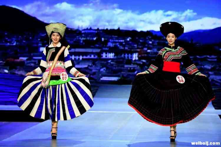 丽江民族服饰再次亮相“七彩云南”民族文化赛装节