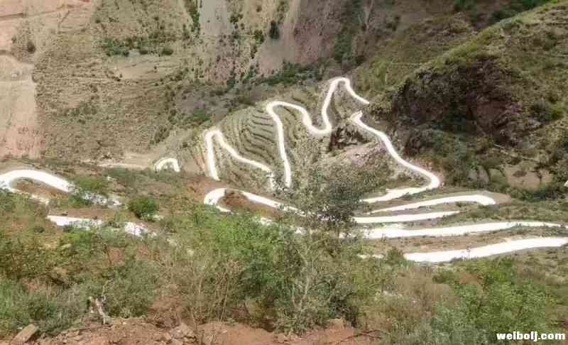 宁蒗农村公路不断优化，群众出行畅通无阻，目前优化公路总里程达5646.505公里