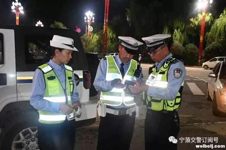 丽江交警在宁蒗查酒驾，怎么回事呢？