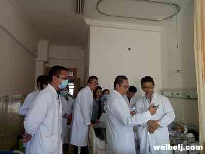 民建云南省委医疗专家团队到丽江免费看病啦！