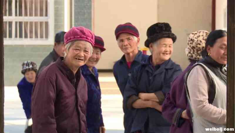 庞新秀看望慰问敬老院特困人员