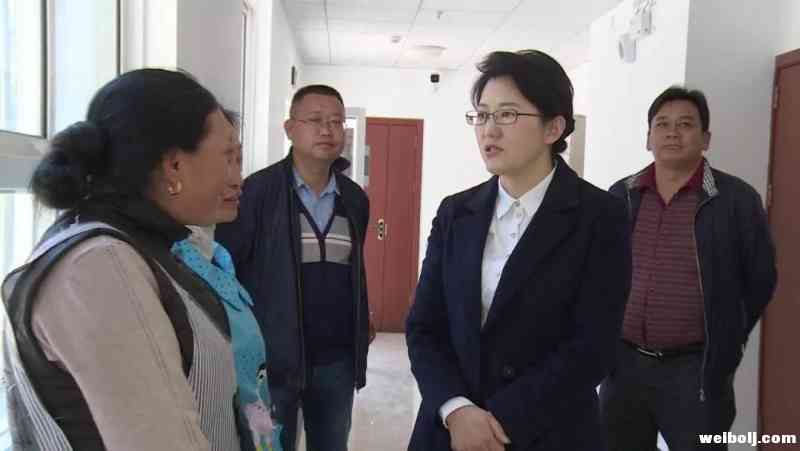 庞新秀看望慰问敬老院特困人员