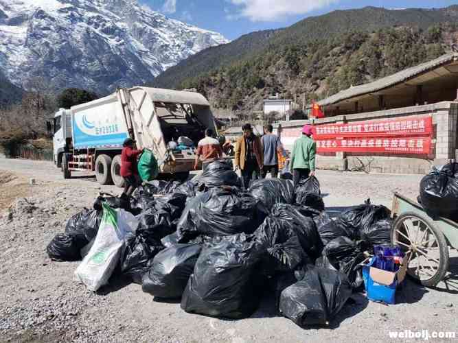 抗击疫情 雪山美容师成为一道美丽风景线 (12).jpg