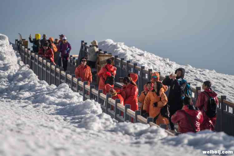 疫情当前丽江旅游业影响很大 景区旅行社导游该怎么办？2.jpg