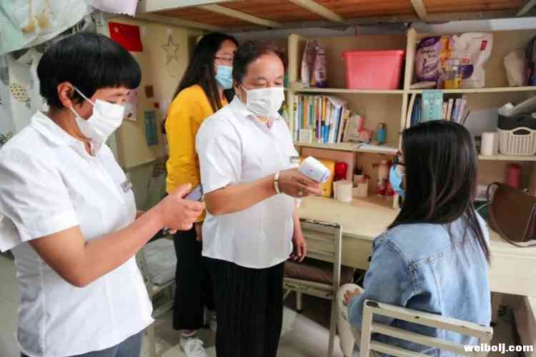 丽江师专开展新冠疫情防控应急演练 (5).jpg