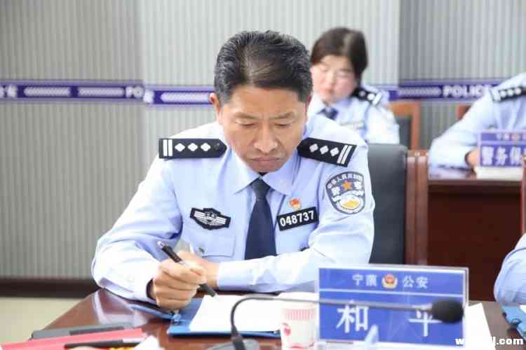 市局党委委员、驻局纪检组组长吉火发佳一行到宁蒗县公安局督导检查公安监管工作 (1).jpg