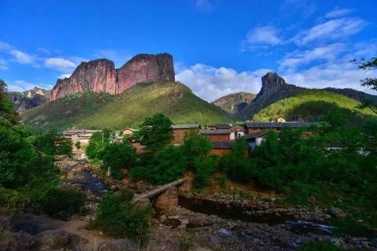 追了三季的《航拍中国》终于飞越云南 快来点击解锁丽江元素 (4).jpg