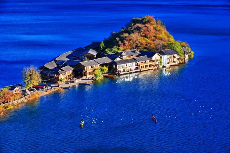 追了三季的《航拍中国》终于飞越云南 快来点击解锁丽江元素 (6).jpg