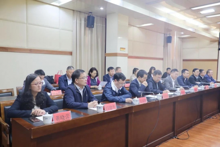 北师大与玉龙县正式签约对口扶贫 (3).jpg