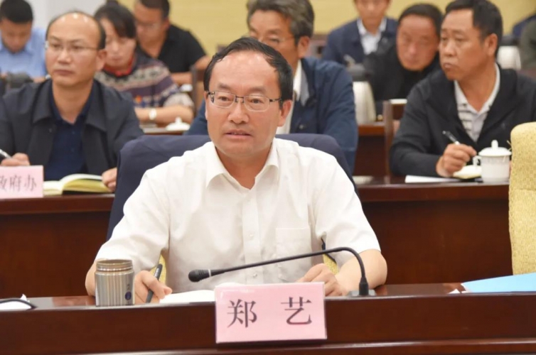 崔茂虎、郑艺专题调研规划丽江主城区建设 (4).jpg