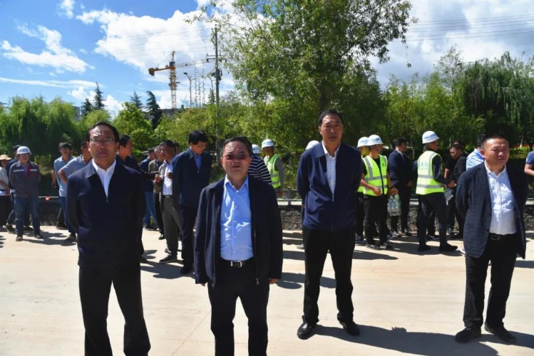 崔茂虎、郑艺专题调研规划丽江主城区建设 (1).jpg