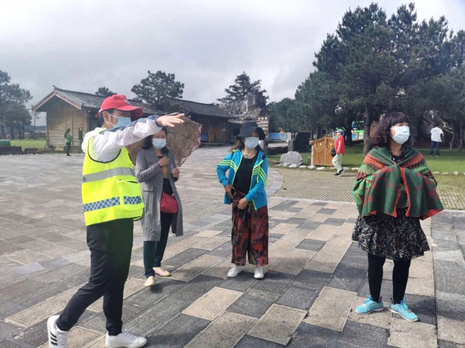 端午节玉龙雪山景区牢筑疫情防线、提供优质服务 只为让你粽情山水 (5).jpg