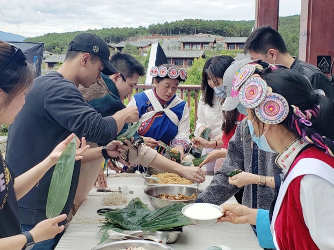 端午节玉龙雪山景区牢筑疫情防线、提供优质服务 只为让你粽情山水 (7).jpg