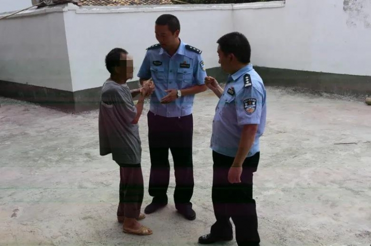 历时一年 华坪县老人千里寻亲 终在端午节团聚 (1).jpg