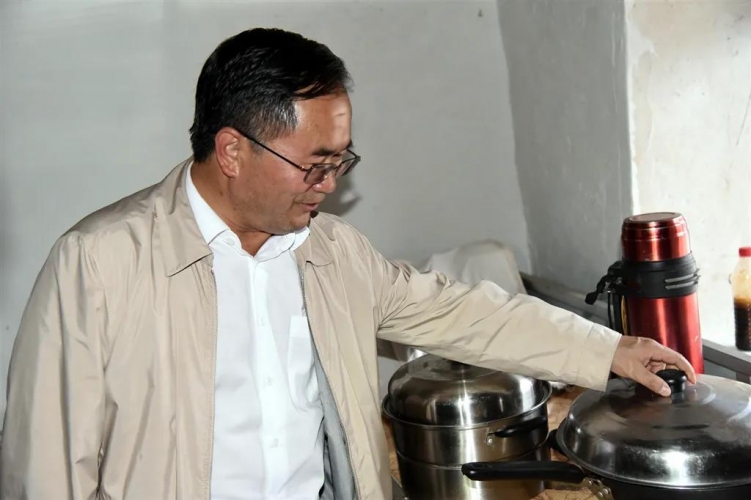 穷窝子换新颜 崔茂虎到宁蒗县“走亲戚” (4).jpg