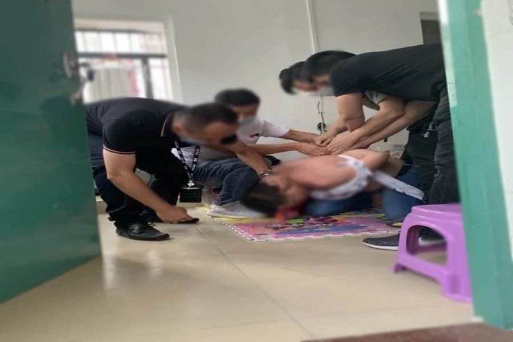 华坪县男子殴打陌生人致其死亡 逃亡9年后在深圳落网.jpg