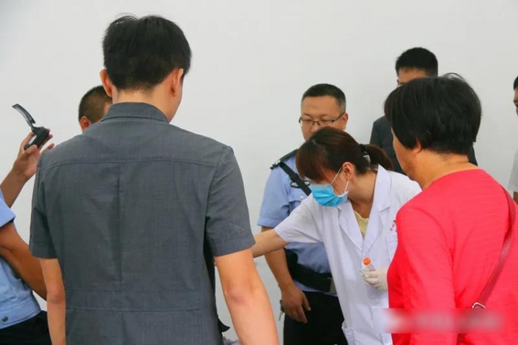 阻扰法院查封房产 华坪煤老板戏精上身5.jpg