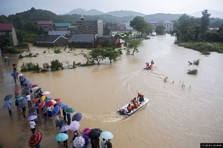 六问南方强降雨：与1998年相比如何？未来防汛压力会更大？.jpg