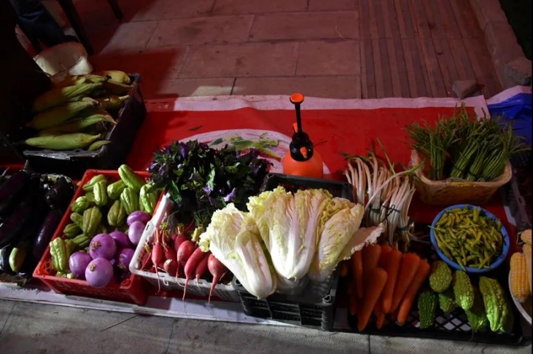 嘉和城夜市日均交易额高达100万元！烧烤摊一夜赚18000元！ (6).jpg