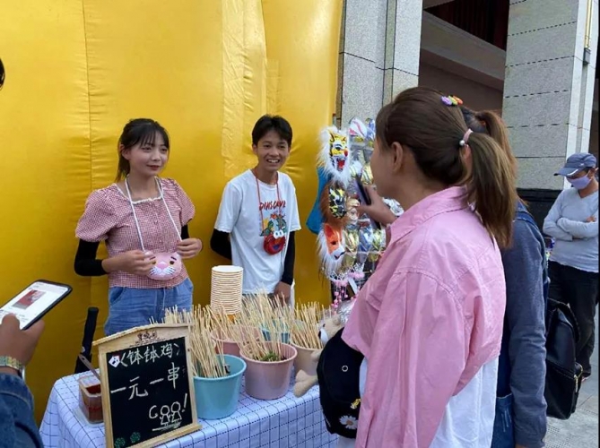 嘉和城夜市日均交易额高达100万元！烧烤摊一夜赚18000元！ (7).jpg