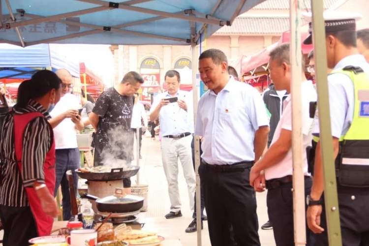 下一步如何共同发展好嘉和夜市，关键词：“六保”、“六稳” (3).jpg