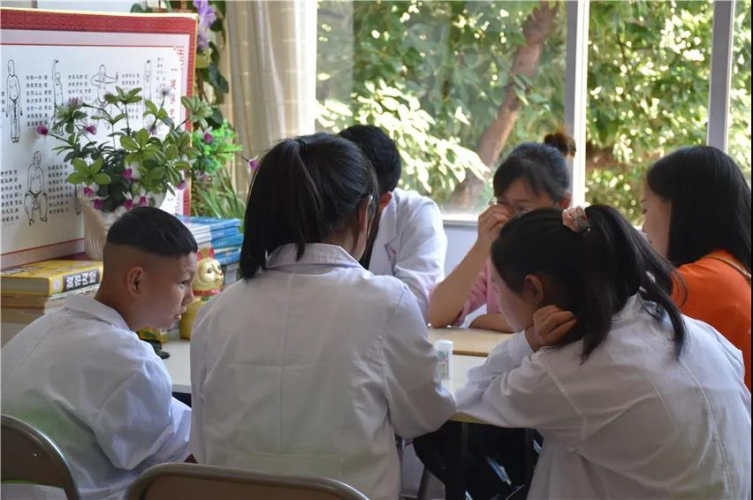 圆梦助学，享受按摩就可帮盲人大学生筹集学费 (8).jpg