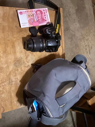 因吃泡面，丢失尼康相机和1万元现金 (2).jpg
