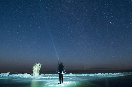 陪你去看流星雨！“圣洛朗的眼泪”世界各国的“坠”美瞬间 (2).png