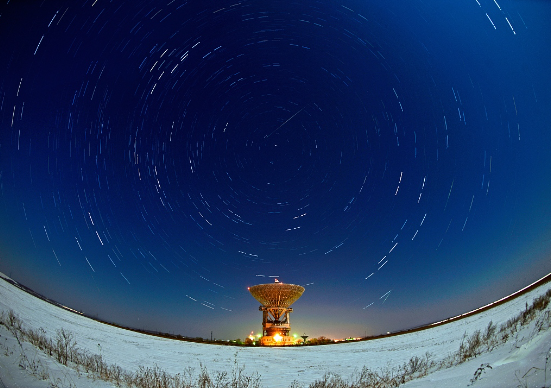 陪你去看流星雨！“圣洛朗的眼泪”世界各国的“坠”美瞬间 (3).png