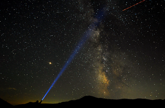 陪你去看流星雨！“圣洛朗的眼泪”世界各国的“坠”美瞬间 (4).png