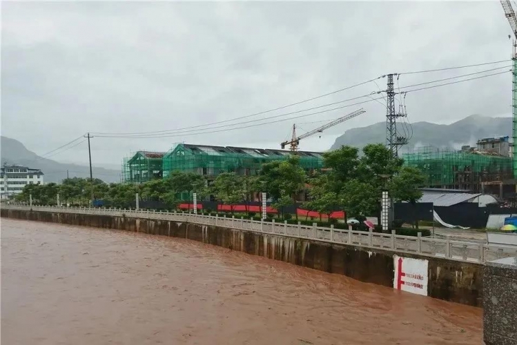 近日来我市暴雨成灾，市委书记、市长紧急批示！ (1).jpg