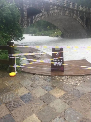 近日来我市暴雨成灾，市委书记、市长紧急批示！ (8).jpg