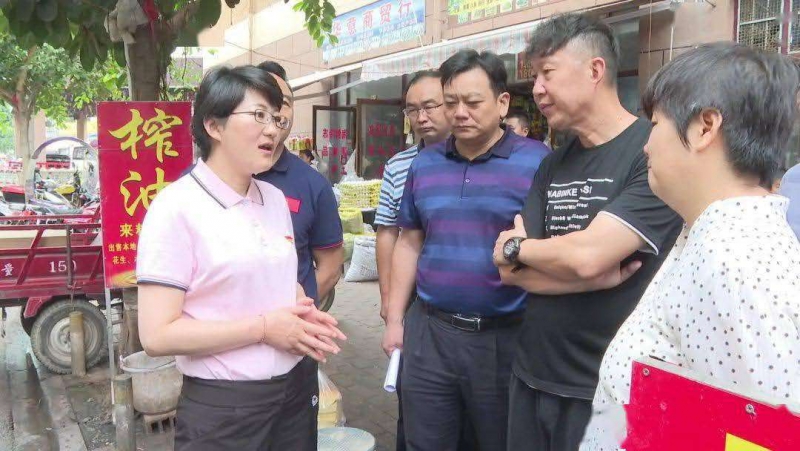 华坪全力开展爱国卫生运动，创建美丽县城 (2).jpg