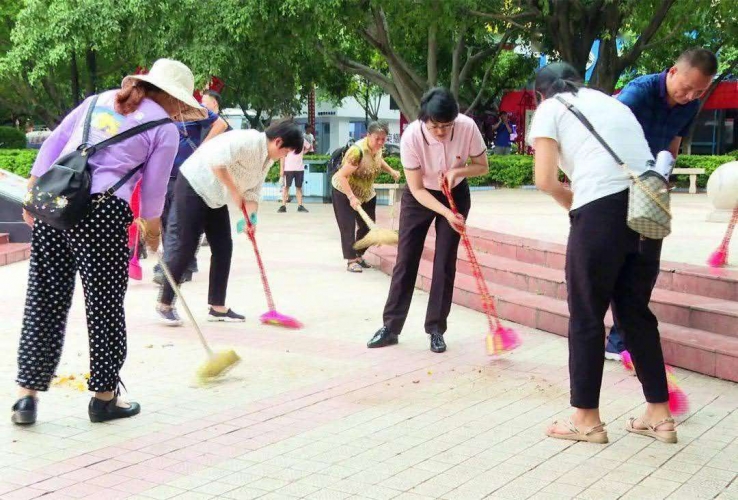 华坪全力开展爱国卫生运动，创建美丽县城 (4).jpg