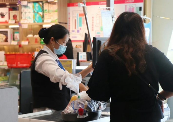 “白色污染”日益严重，而丽江使用塑料袋的情况怎么样呢？ (5).jpg