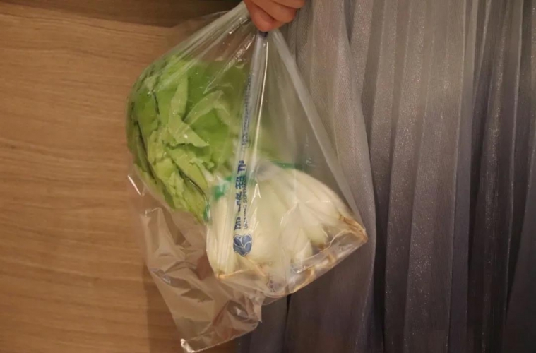 “白色污染”日益严重，而丽江使用塑料袋的情况怎么样呢？ (13).jpg