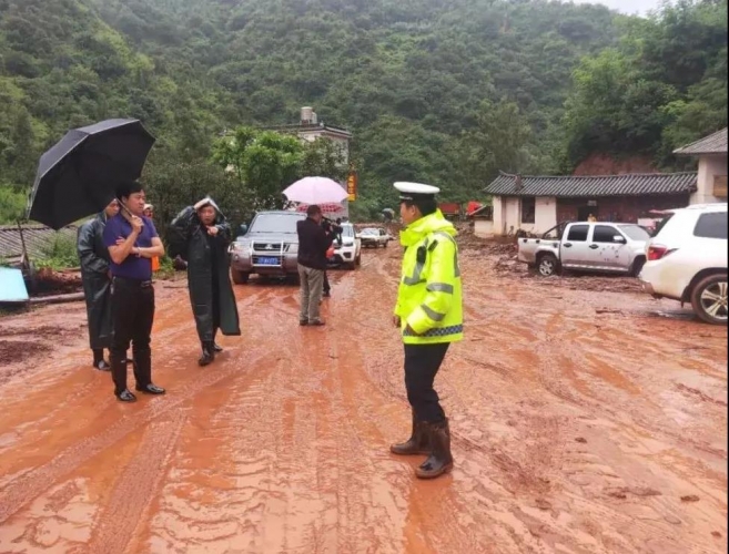 六德乡境内普降暴雨成灾，永胜县下一步工作是…… (4).jpg