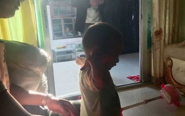 永胜被抱走3岁男童的惊心45小时   嫌犯想10万卖掉 (8).jpg