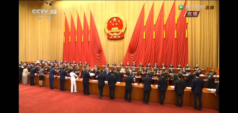 市人民医院陈耀武荣获两大荣誉，今天在人民大会堂接受最高表彰 (2).jpg