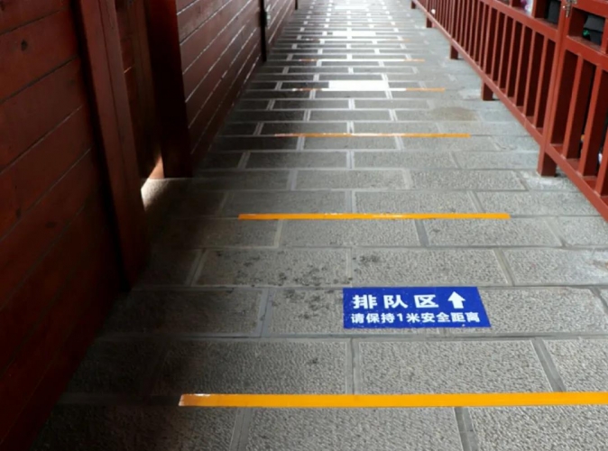 雪山焕然一新，身体力行、感染了游客也赢得了游客的点赞 (3).jpg