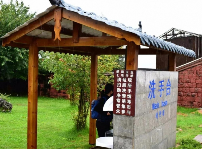 雪山焕然一新，身体力行、感染了游客也赢得了游客的点赞 (13).jpg