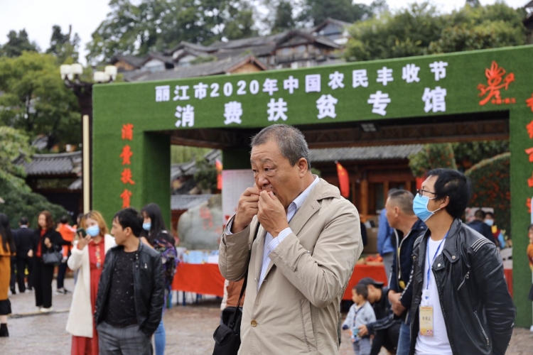 永胜软籽石榴的魅力究竟在哪？单个石榴王售价500元，竟有人一买就是两箱！ (7).jpg